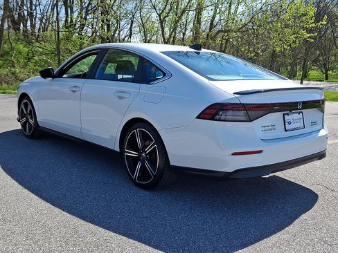 Used 2024 Honda Accord Sport image 4