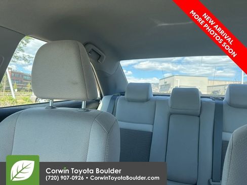 Used 2013 Toyota Camry LE FWD image 12