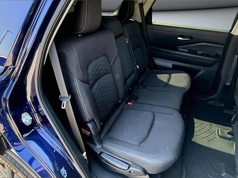 Used 2022 Nissan Pathfinder SV image 25