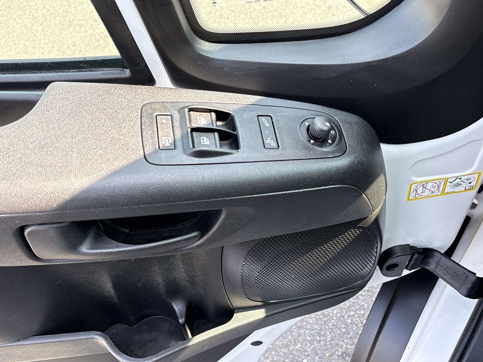 Used 2025 RAM ProMaster 2500 w/ Convenience Group FWD image 15