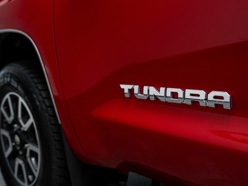 Used 2018 Toyota Tundra SR5 w/ TRD Off Road Package AWD/4WD image 11
