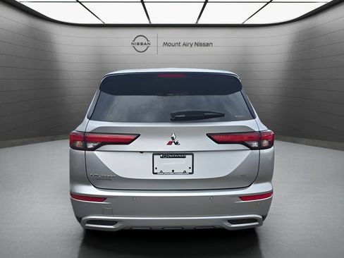 Used 2024 Mitsubishi Outlander SE AWD/4WD image 5