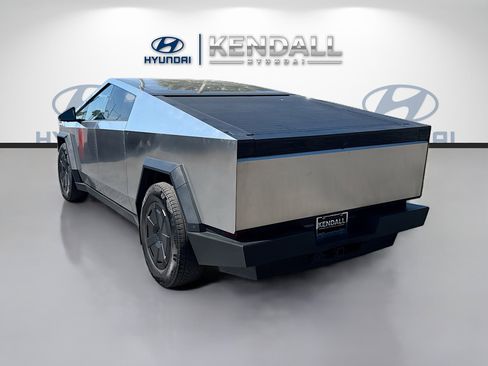 Used 2024 Tesla Cybertruck AWD Crew Cab image 4