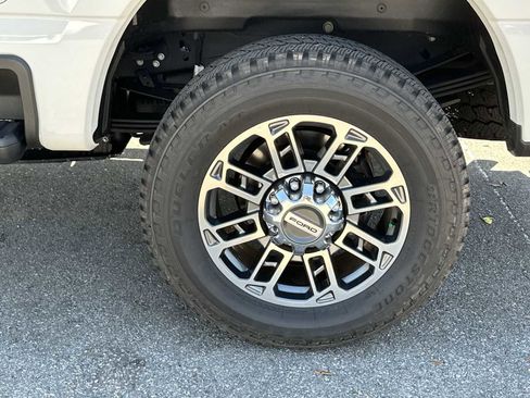 Used 2024 Ford F250 Limited w/ FX4 Off-Road Package AWD/4WD image 12