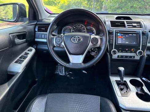 Used 2013 Toyota Camry SE FWD image 14