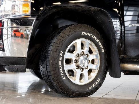 Used 2011 Chevrolet Silverado 2500 LT w/ Interior Plus Package image 12