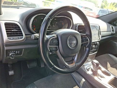 Used 2021 Jeep Grand Cherokee Laredo X image 10
