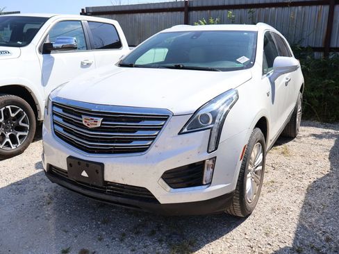 Used 2017 Cadillac XT5 FWD image 3