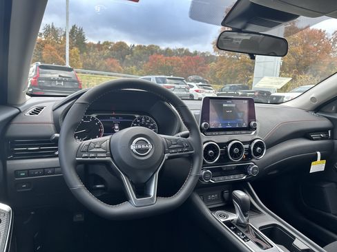 New 2025 Nissan Sentra SR w/ Trunk Package image 14