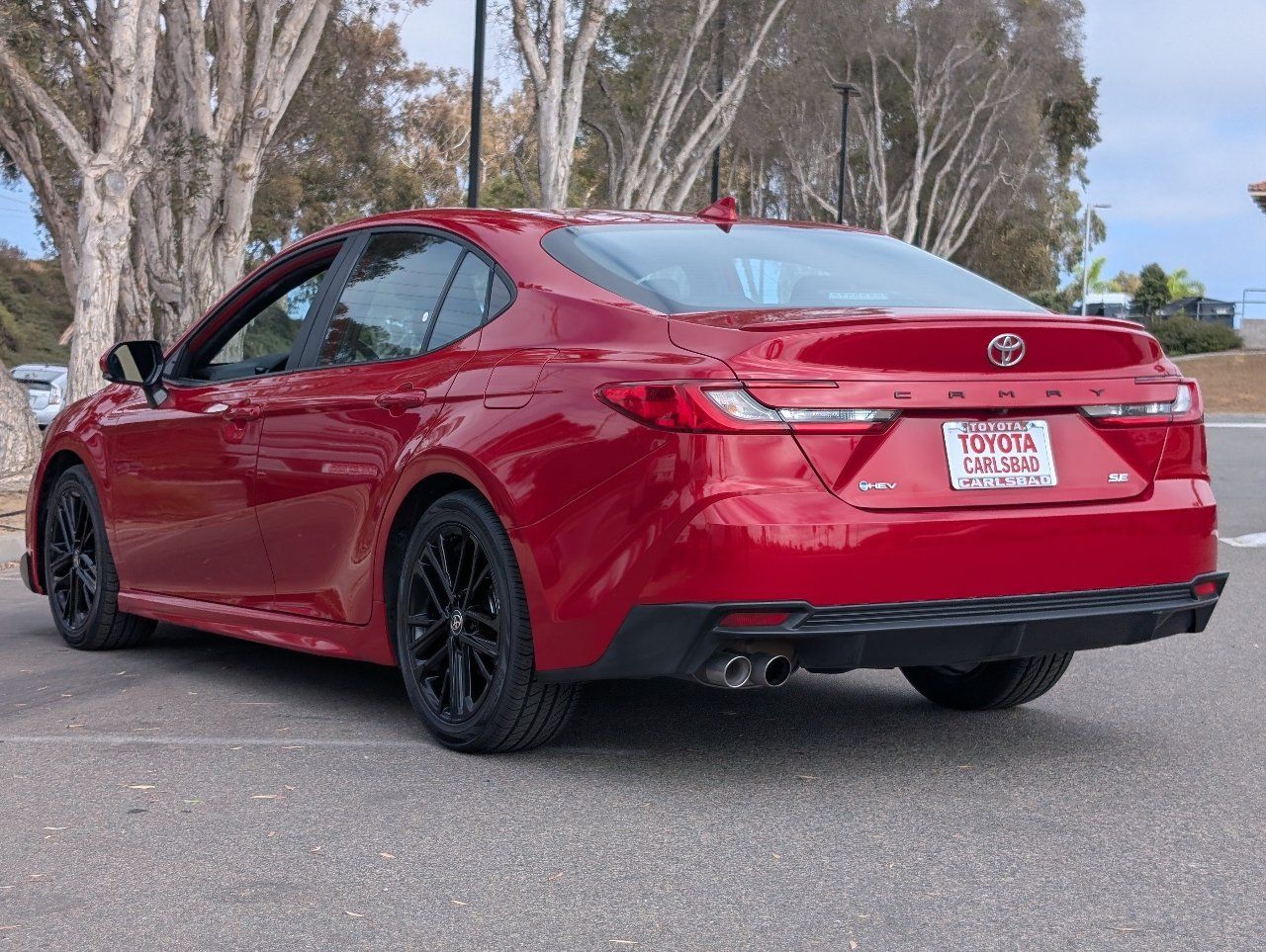 Used 2025 Toyota Camry SE FWD image 12