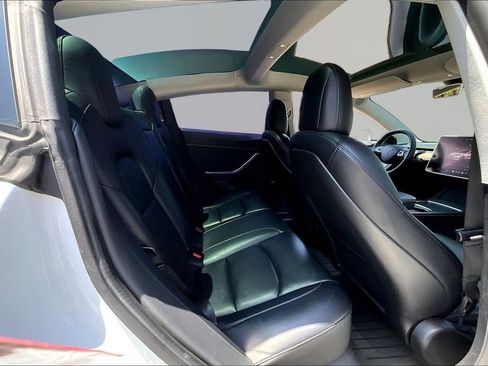 Used 2022 Tesla Model 3 Performance AWD/4WD image 26