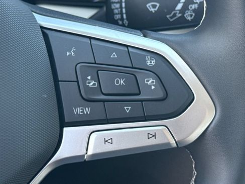Certified 2025 Volkswagen Taos S AWD/4WD image 32