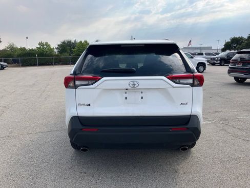 Used 2025 Toyota RAV4 XLE FWD image 5