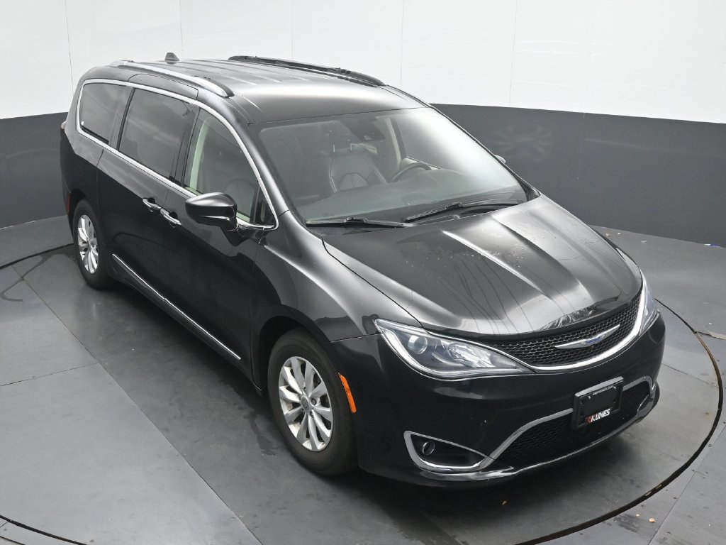 Used 2019 Chrysler Pacifica Touring-L w/ Advanced Safetytec Group FWD image 33