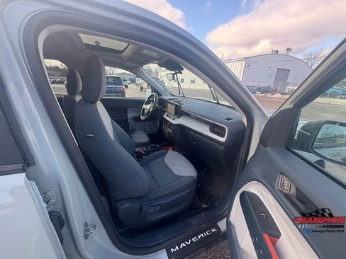 Used 2023 Ford Maverick XLT image 29