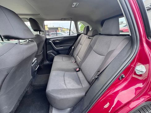 Used 2019 Toyota RAV4 XLE AWD/4WD image 15