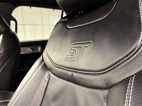 Used 2023 Ford Explorer ST w/ Equipment Group 401A image 7