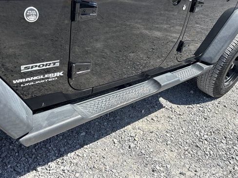 Used 2018 Jeep Wrangler Unlimited Sport S AWD/4WD image 13