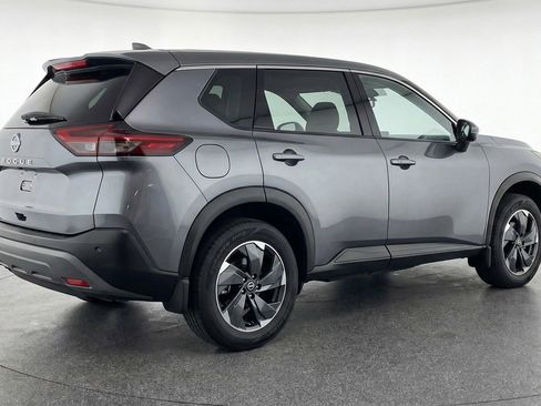 Used 2025 Nissan Rogue SV AWD/4WD image 9