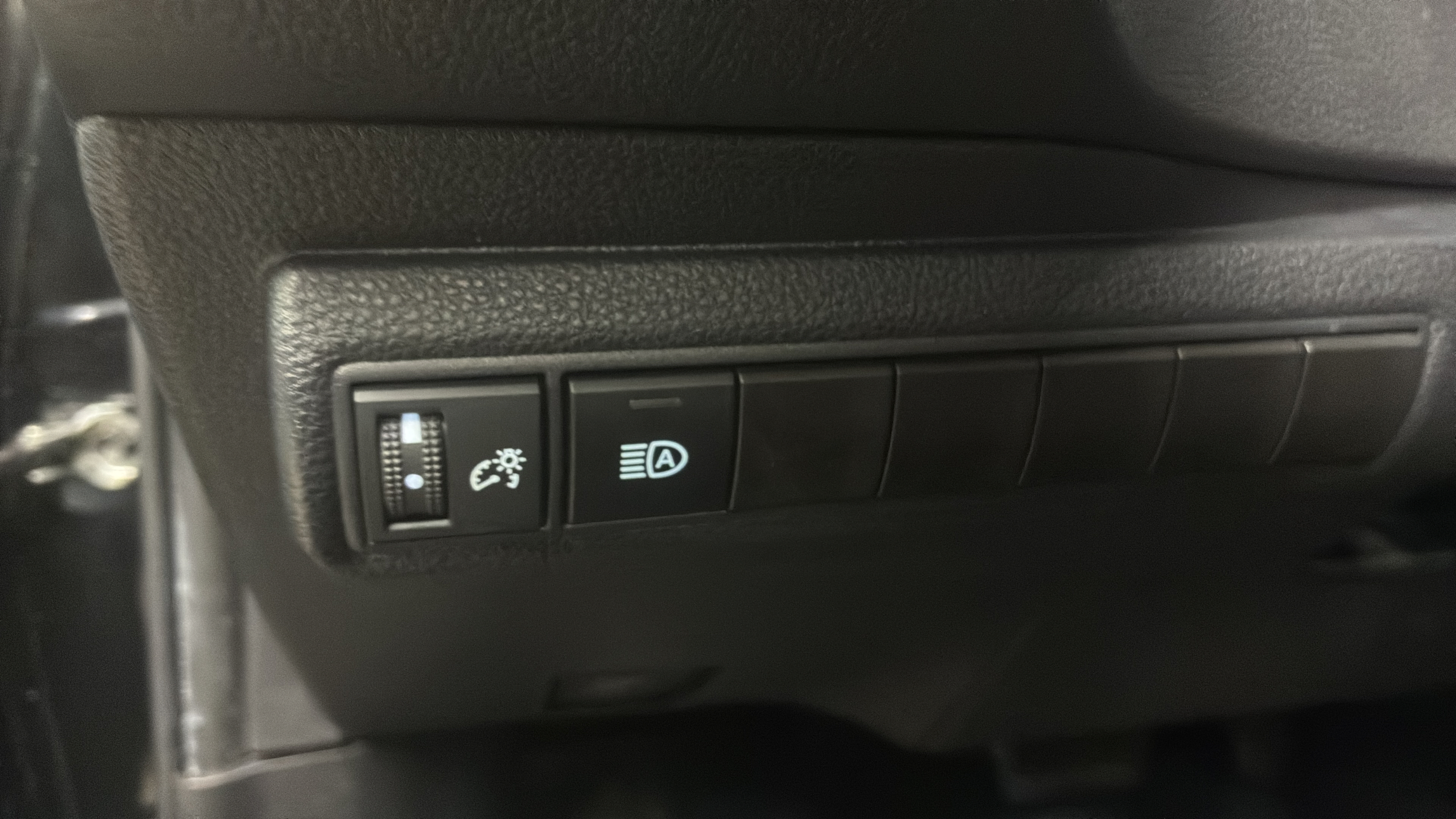 Used 2024 Toyota Corolla SE FWD image 27