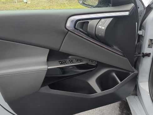 Used 2025 BMW X3 M50 w/ Premium Package image 16