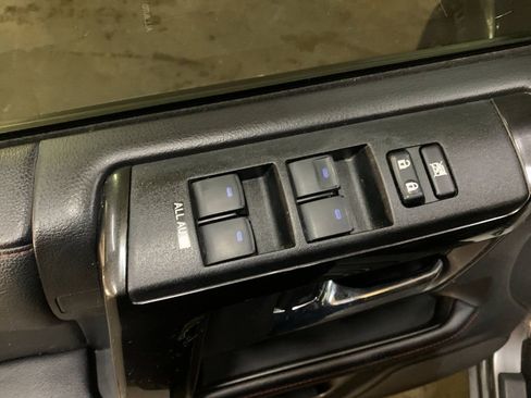 Used 2021 Toyota 4Runner TRD Off-Road Premium w/ Moonroof Package AWD/4WD image 13