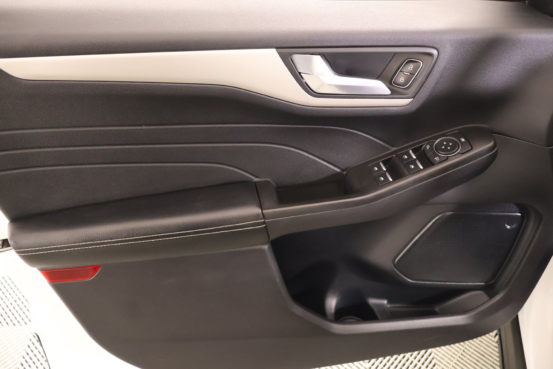 Used 2021 Ford Escape SEL FWD image 15