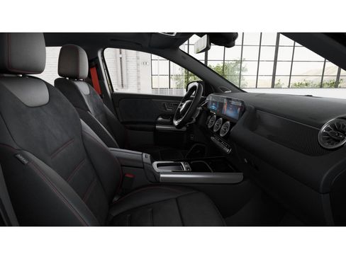 New 2026 Mercedes-Benz GLA 35 AMG 4MATIC image 4