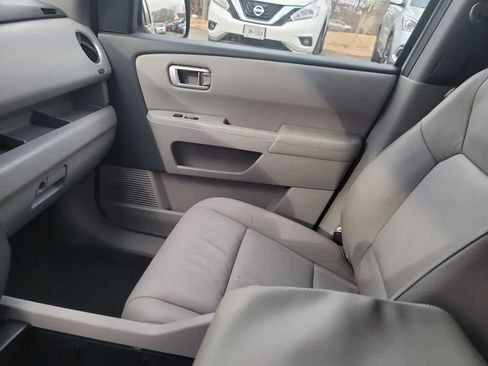 Used 2010 Honda Pilot EX-L image 18