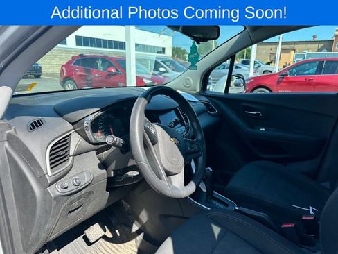 Used 2020 Chevrolet Trax LS w/ Tint and Cruise Package AWD/4WD image 10