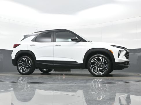 Used 2024 Chevrolet TrailBlazer RS w/ Convenience Package AWD/4WD image 31