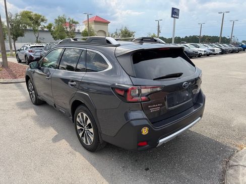 Used 2023 Subaru Outback Touring AWD/4WD image 7