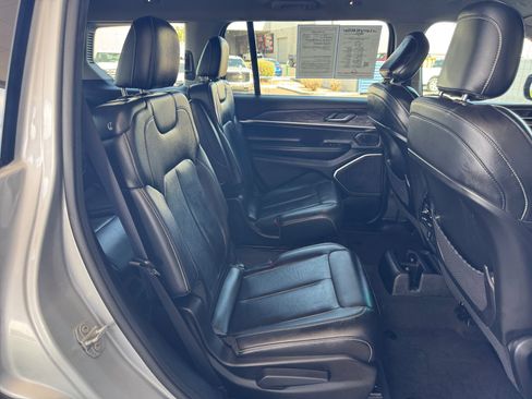 Used 2022 Jeep Grand Cherokee L Limited AWD/4WD image 30