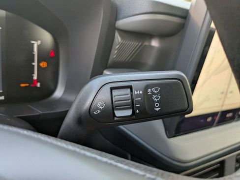 New 2025 Ford Maverick XL FWD image 28