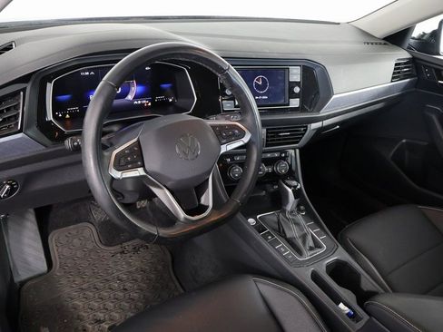 Used 2024 Volkswagen Jetta SE FWD image 5