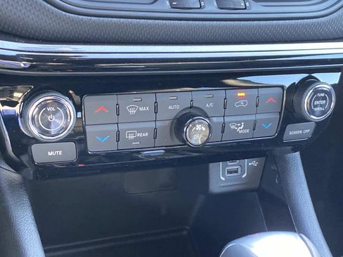 New 2026 Jeep Compass Limited image 11