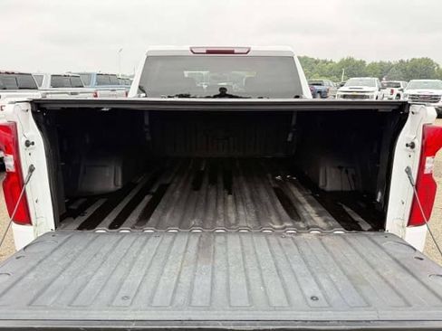 Used 2019 Chevrolet Silverado 1500 LT Trail Boss w/ Convenience Package AWD/4WD image 10