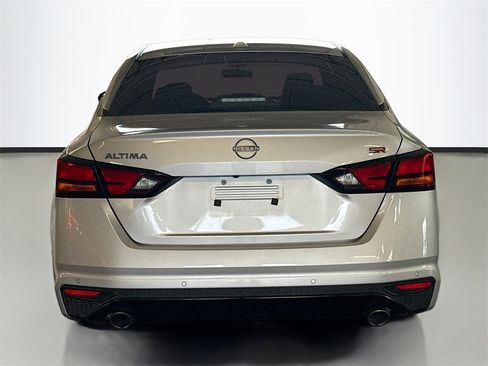 Used 2024 Nissan Altima 2.5 SR w/ SR Premium Package image 6
