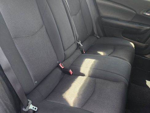 Used 2013 Dodge Avenger SE image 7