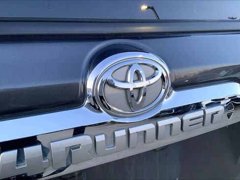 Used 2014 Toyota 4Runner Limited image 33