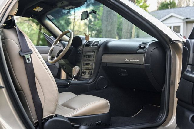 Used 2005 Ford Thunderbird RWD image 31