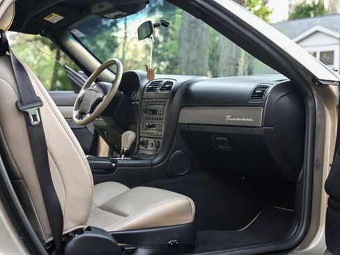 Used 2005 Ford Thunderbird RWD image 31