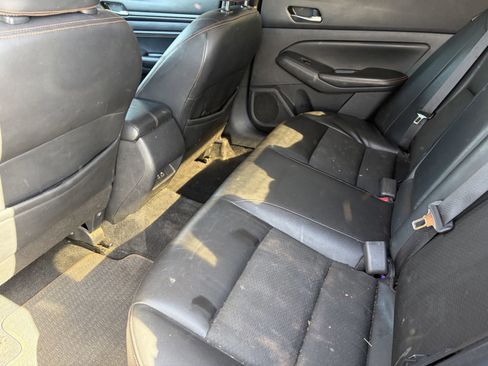 Used 2019 Nissan Altima 2.5 SR FWD image 9