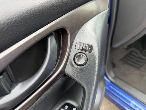 Used 2021 Nissan Rogue Sport S image 12