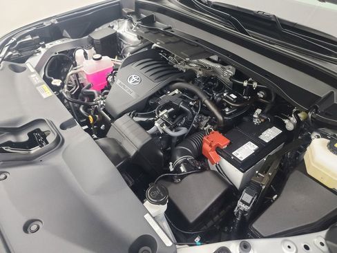 Used 2025 Toyota Grand Highlander AWD image 47