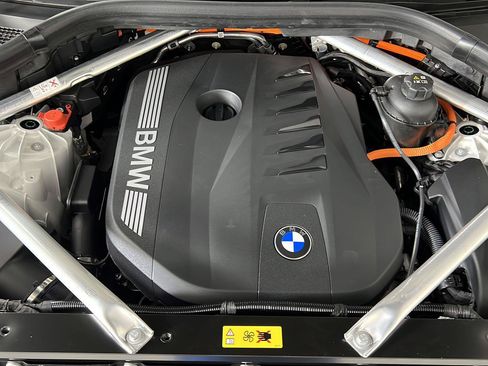 Used 2026 BMW X5 xDrive50e w/ M Sport Package AWD/4WD image 37