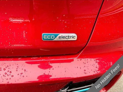 Used 2022 Kia Niro EX w/ Cold Weather Package FWD image 8