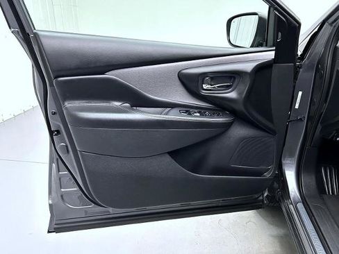Certified 2019 Nissan Murano SV w/ Premium Package AWD/4WD image 9
