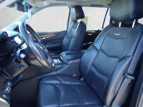 Used 2020 Cadillac Escalade Luxury AWD/4WD image 14