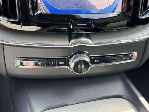 Certified 2025 Volvo XC60 B5 Plus AWD/4WD image 30